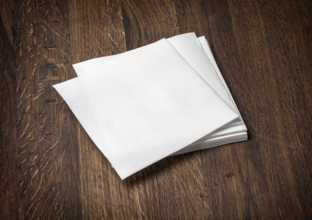 桌上有白色的餐巾纸图片下载
