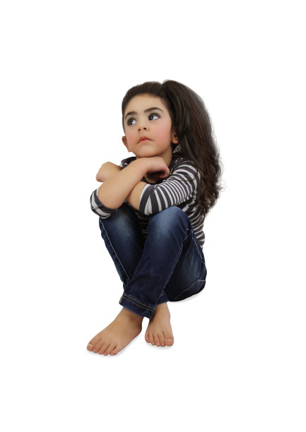 那个神情恍惚的小女孩图片下载