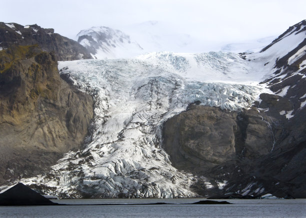 冰岛埃亚菲亚德拉冰川(火山活动)图片下载