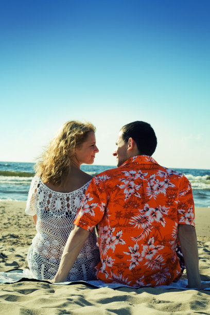 坠入爱河。图片下载