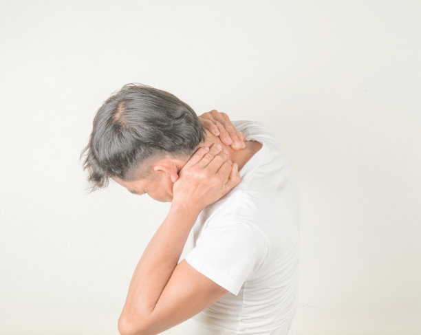 男性颈部疼痛图片下载