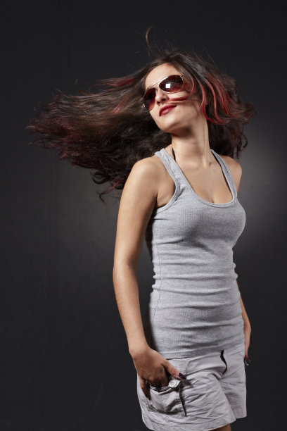 飞行的头发二世图片下载