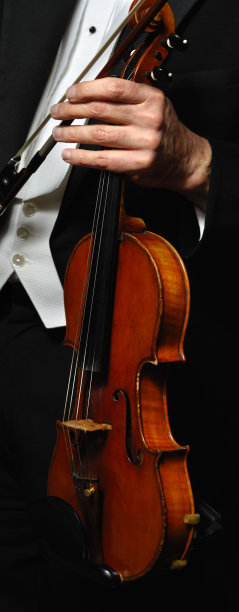 手拿着小提琴图片下载