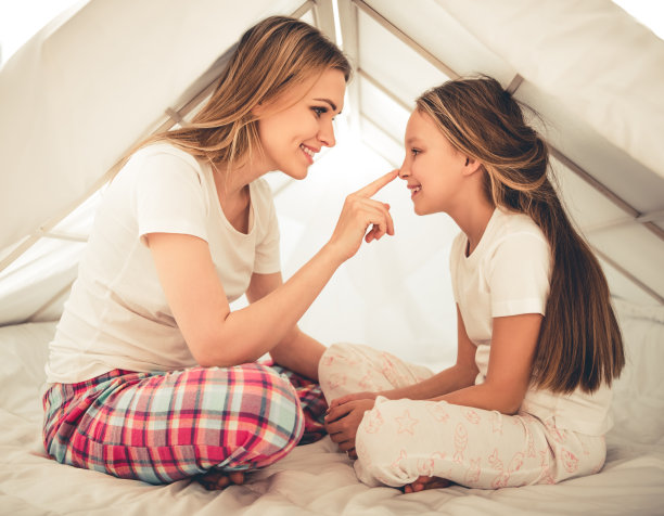 妈妈和女儿图片下载