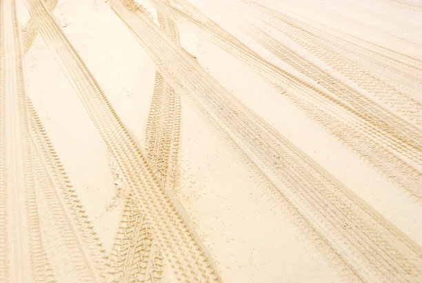 越野路轨道从交通在澳大利亚弗雷泽岛海滩图片下载