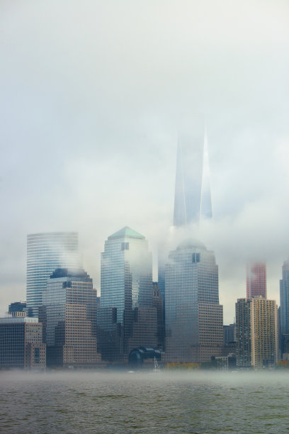 纽约市市中心有雾图片下载