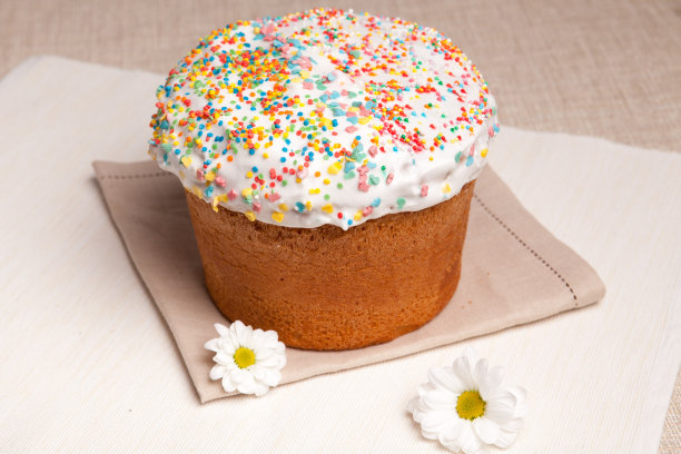 复活节蛋糕和白花图片下载