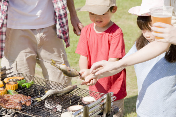 家庭喜欢烧烤图片下载