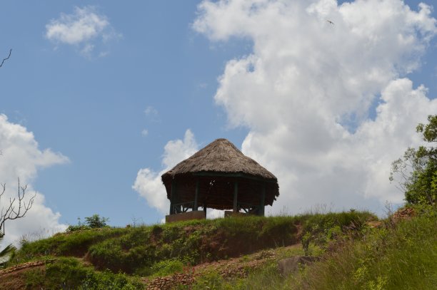 山顶上的小木屋图片下载