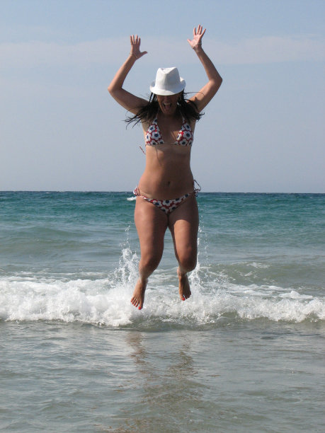 你可以把帽子戴着图片下载