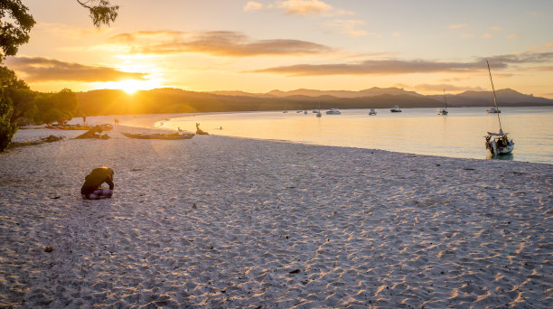 怀特黑文海滩的日落在圣灵岛图片下载