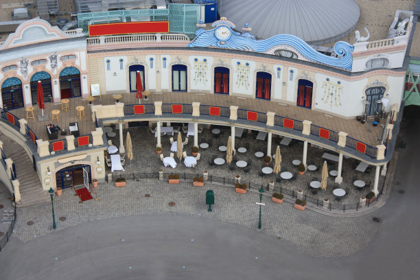 维也纳Riesenradplatz咖啡馆。图片下载