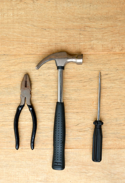 锤子，螺丝刀和钳子图片下载