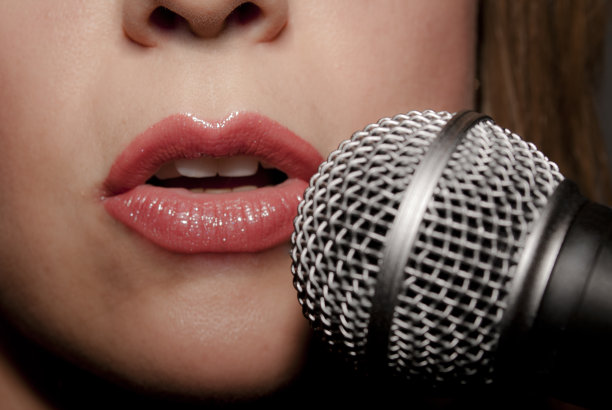女歌手兼麦克风图片下载