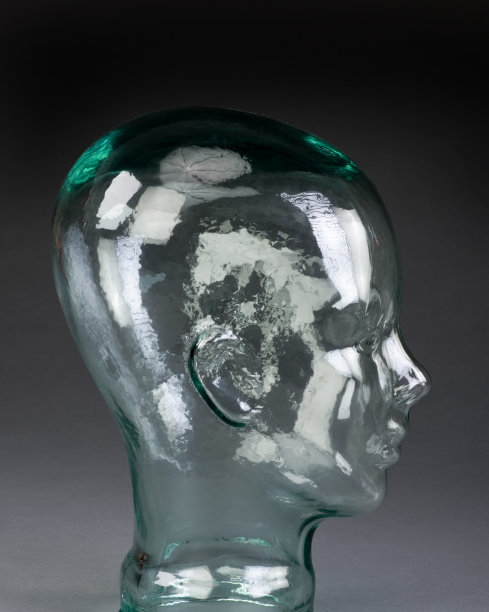 玻璃头男孩图片下载