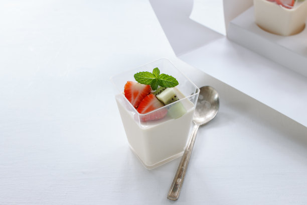 健康早餐，酸奶和混合水果。图片下载