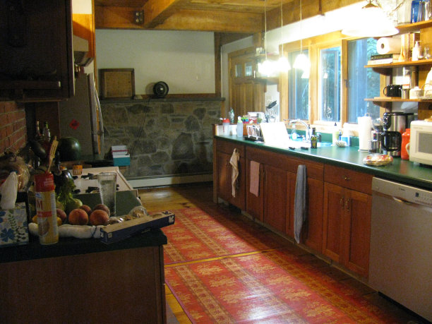 凌乱的厨房2图片下载