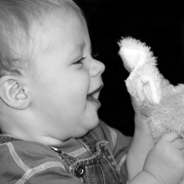 笑男孩图片下载