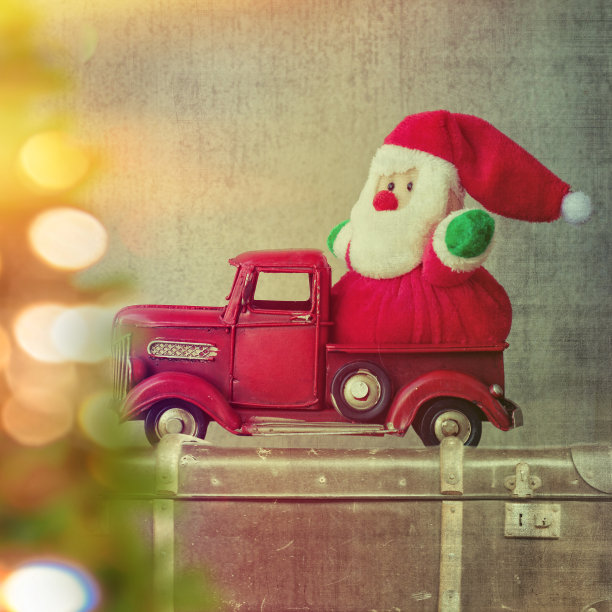 卡车上的圣诞老人图片下载