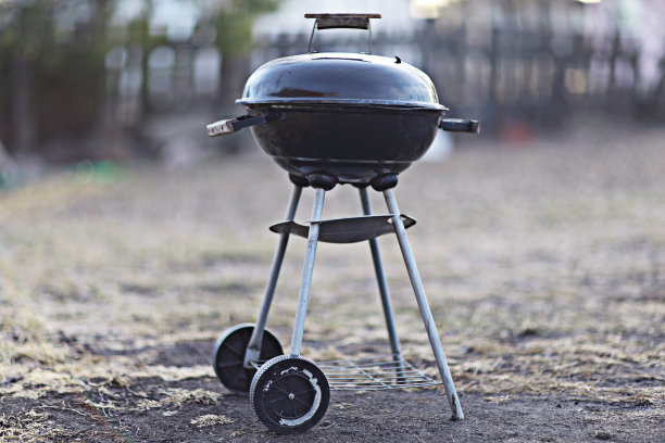 在户外烧烤架图片下载