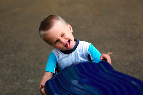 搞笑男孩的肖像图片下载