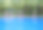 有椰子树和躺椅的游泳池图片下载