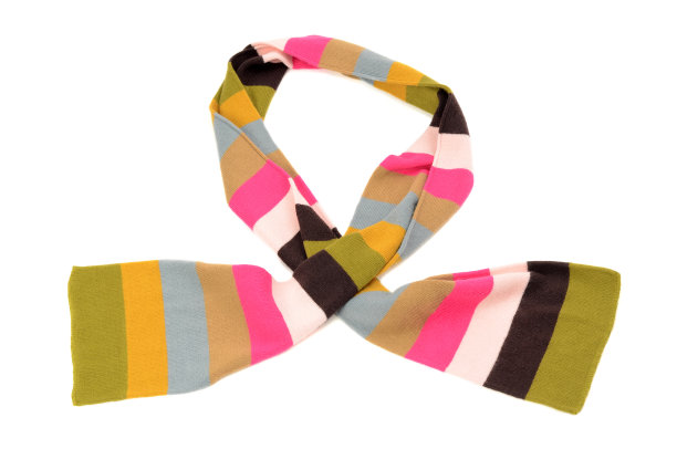 冬天的条纹围巾。图片下载