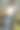 漂亮的孕妇穿着休闲装在公园里散步。图片下载