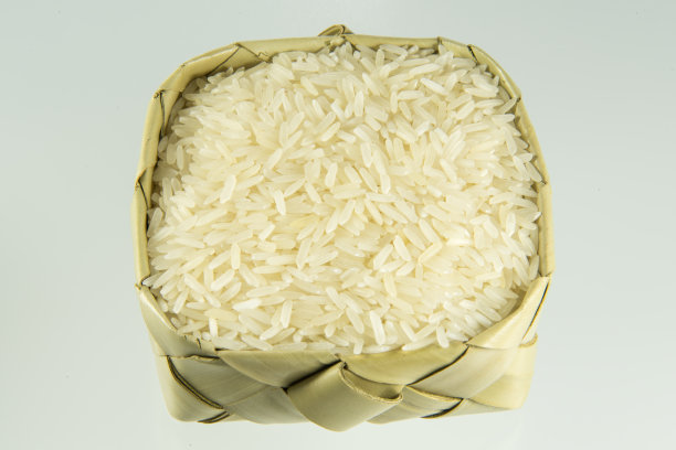 未煮过的糙米背景图片下载