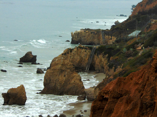 马里布的岩石海滩图片下载