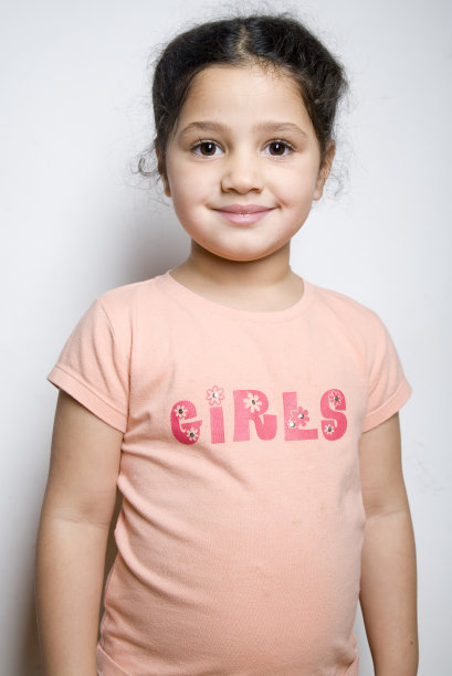 小女孩的肖像图片下载