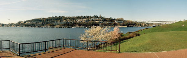 西雅图的联合湖和安妮皇后山图片下载