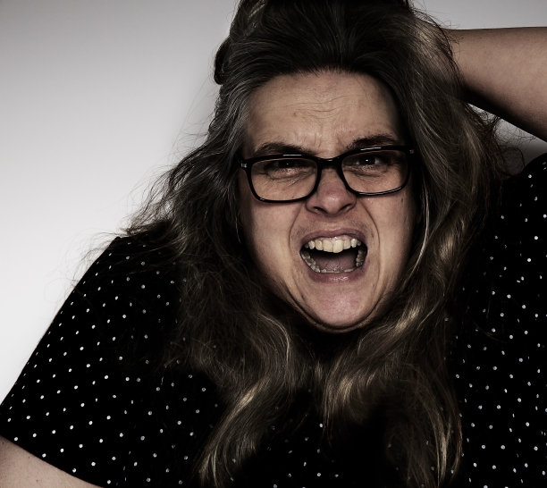 中年女人尖叫图片下载