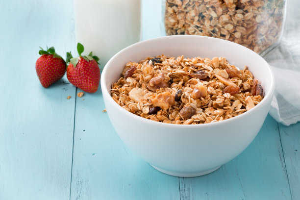 健康的麦片早餐配水果图片下载