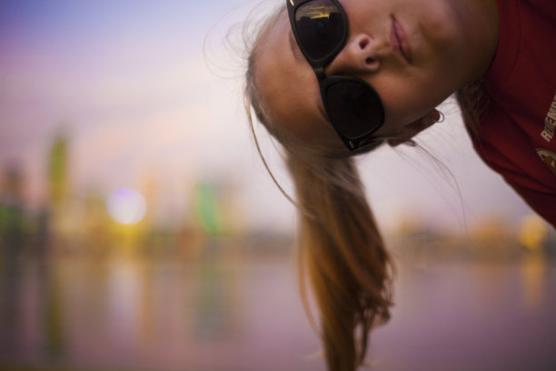 海蒂头朝下看图片下载