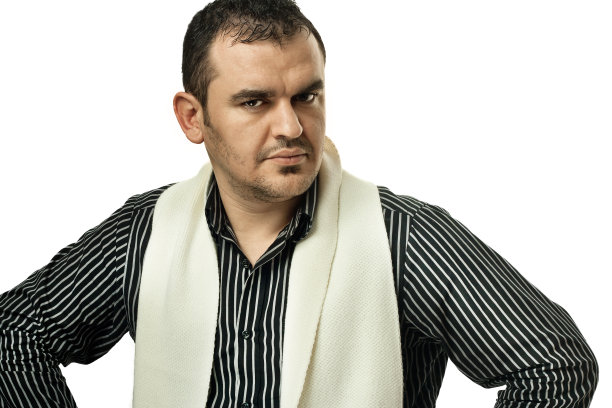 强硬的人图片下载