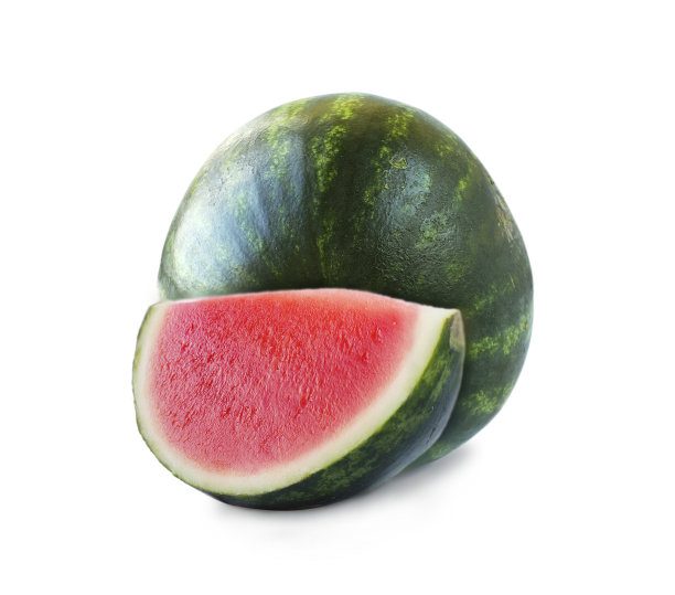 西瓜和切片孤立在白色背景上。成熟的西瓜特写。图片下载