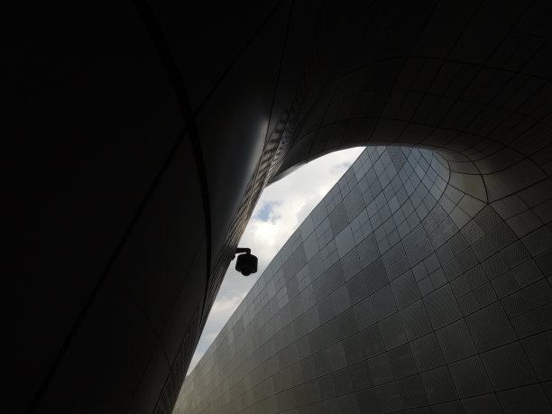 天空一瞥图片下载