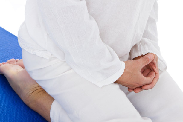 成年人练习瑜伽-莲花姿势图片下载