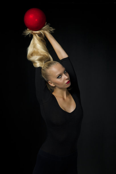 用球做体操图片下载