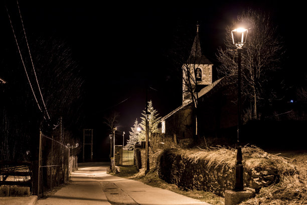教堂夜景图片下载