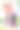 妈妈和她的小女儿在人行道上滑直排轮。母亲和女儿在享受春天的一天。图片下载