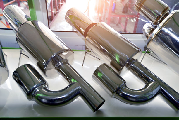 汽车排气管，汽车商店汽车排气管。图片下载