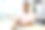 青年教师和学生使用笔记本电脑和5G无线提供金融和经济服务图片下载