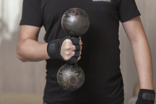 男子运动员的运动图片下载