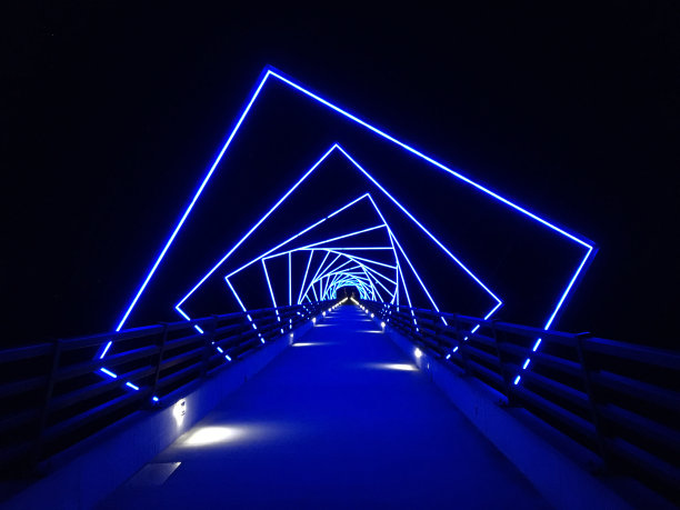 发光的桥图片下载