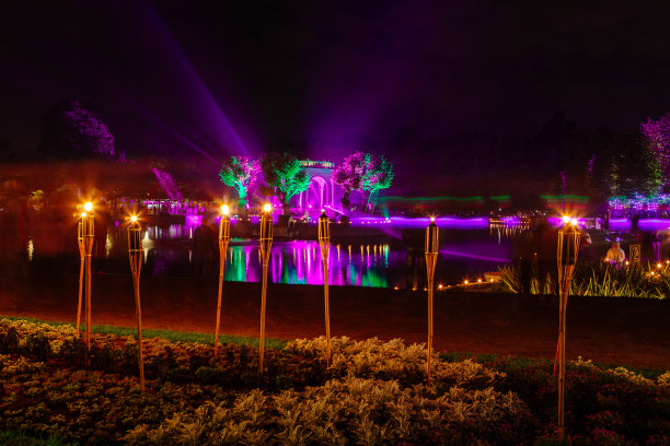 爱沙尼亚塔林卡德里奥格城市公园的灯节图片下载