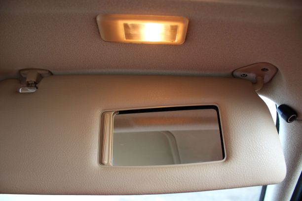 汽车遮阳板图片下载