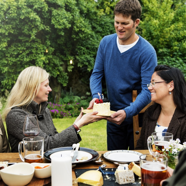 一群人庆祝的概念图片下载