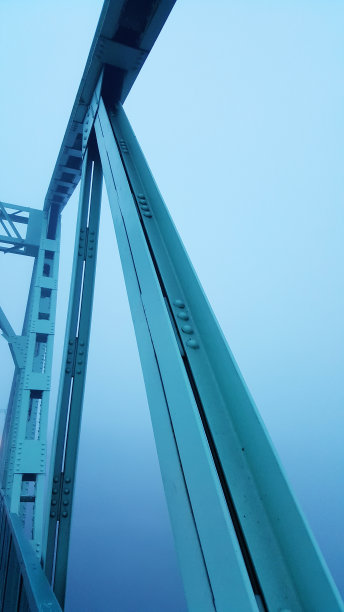 现代桥梁框架特写图片下载